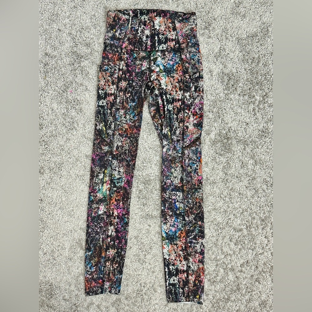 LULULEMON SIZE 2 leggings with pockets perfect condition